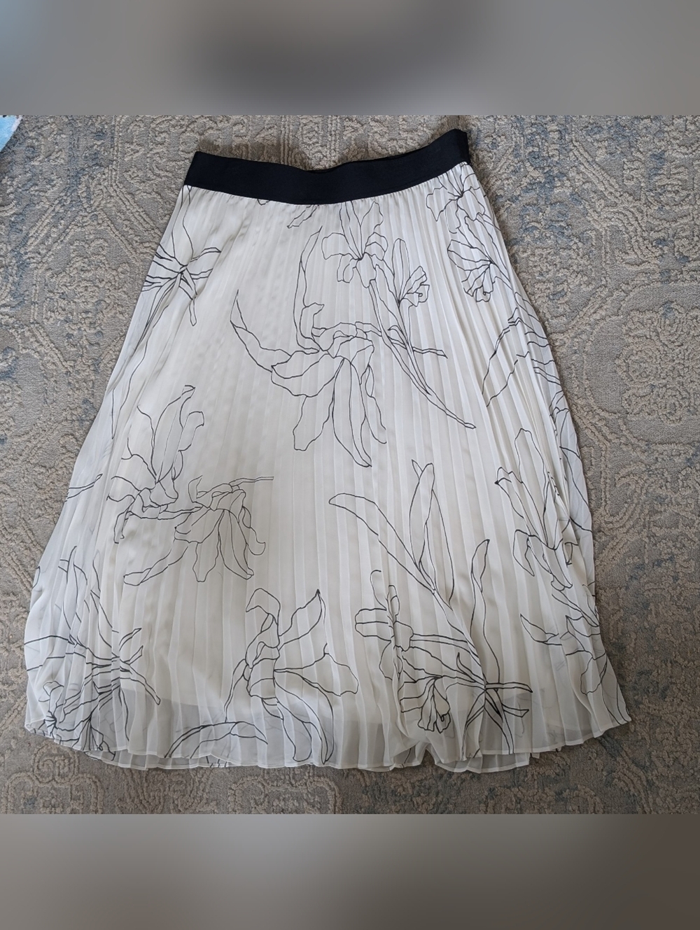 SzL Alfani Black And White Geometric Floral Broomstick Skirt
